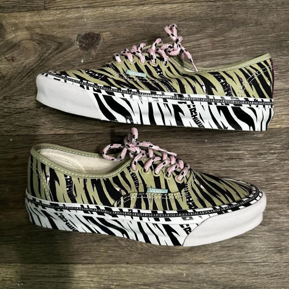 Vans Black & Green Aries Edition Zebra OG Sz US 8.5 Women - Picture 2 of 6
